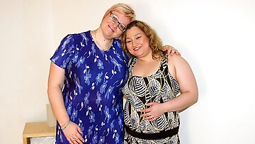 Two Chubby Mature Lesbians Go At It - Mature.nl - Mature.nl video