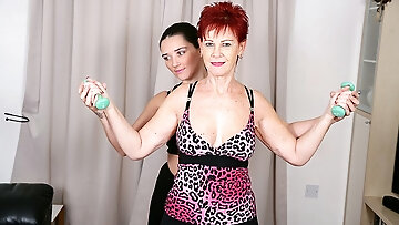 Two Housewives Excersize Until They Really Break A Sweat - Mature.nl - Mature.nl video