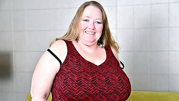 Big Breasted Mature Bbw Playing With Her Pussy - Mature.nl - Mature.nl video