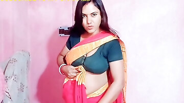 Bhabhi Removing Saree In Front Of Devar Big Boobs Deep Navel - Mature.nl video
