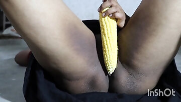 Stepmom Plays With Corn When She Horny - Mature.nl video